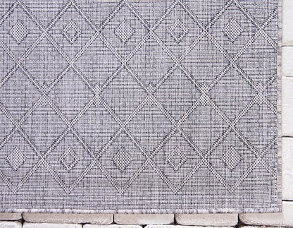 Unique Loom Outdoor Trellis Collection Area Rug - Tribal Trellis (2' x 8' Runner, Gray/ Black)
