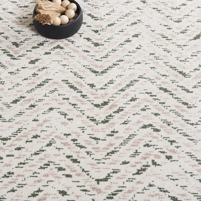SAFAVIEH Adirondack Collection Area Rug - 6' x 9', Ivory & Dark Green, Chevron Design, Non-Shedding & Easy Care, Ideal for High Traffic Areas in Living Room, Bedroom, Dining (ADR104X-6)