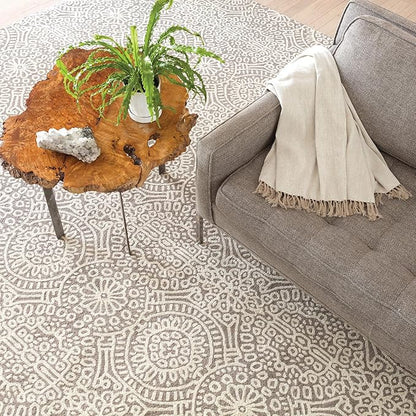 Dash & Albert Temple Taupe Hand Micro Hooked Wool Rug, 4 X 6 Feet, Tan Geometric Pattern