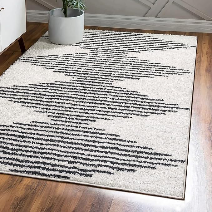 JONATHAN Y Elm Diamond Stripe Shag White/Gray Indoor Area Rug, 8x10, Geometric, Bohemian, Contemporary, Easy-Cleaning for Living Room, Bedroom, Kitchen, Pet Friendly, Non-Shedding (MOH408A-8)