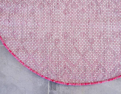 Unique Loom Outdoor Trellis Collection Area Rug - Tribal Trellis (4' 1" Round, Fuschia/ Gray)