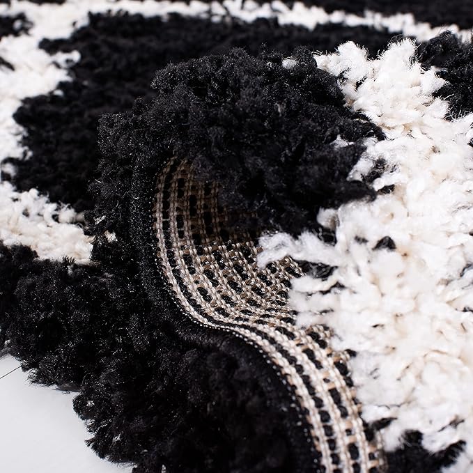SAFAVIEH Dallas Shag Collection Runner Rug - 2'3" x 8', Black & Ivory, Trellis Design, Non-Shedding & Easy Care, 1.5-inch Thick Ideal for High Traffic Areas in Living Room, Bedroom (SGD257Z)