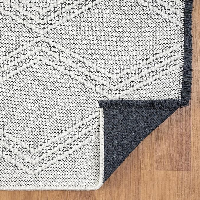 LUXE WEAVERS Modern Farmhouse White 6x9 Washable Area Rug, Anti-Slip Diamond Pattern Carpet