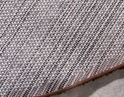 Unique Loom Solid Shag Collection Area Rug (6' 1" Round, Chocolate Brown)