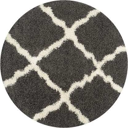 SAFAVIEH Dallas Shag Collection Area Rug - 4' Round, Dark Grey & Ivory, Trellis Design, Non-Shedding & Easy Care, 1.5-inch Thick Ideal for High Traffic Areas in Living Room, Bedroom (SGD257A)