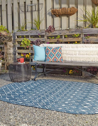 Unique Loom Outdoor Trellis Collection Area Rug - Tribal Trellis (4' 1" x 6' 1" Oval, Blue/ Ivory)