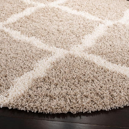 SAFAVIEH Dallas Shag Collection Area Rug - 6' Round, Beige & Ivory, Trellis Design, Non-Shedding & Easy Care, 1.5-inch Thick Ideal for High Traffic Areas in Living Room, Bedroom (SGD257D)