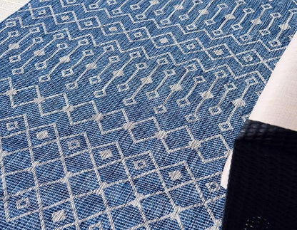Unique Loom Outdoor Trellis Collection Area Rug - Tribal Trellis (8' Round, Blue/ Ivory)