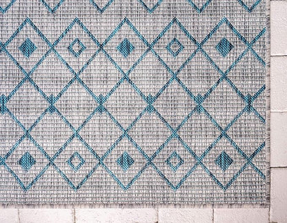 Unique Loom Outdoor Trellis Collection Area Rug - Tribal Trellis (5' 1" x 8' Rectangle, Light Blue/ Ivory)