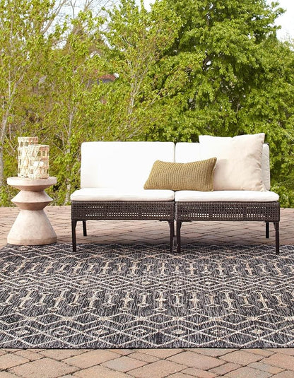 Unique Loom Outdoor Trellis Collection Area Rug - Tribal Trellis (7' 10" Square, Charcoal Gray/ Natural)