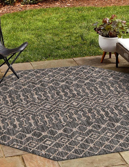 Unique Loom Outdoor Trellis Collection Area Rug - Tribal Trellis (7' 10" Octagon, Charcoal Gray/ Natural)