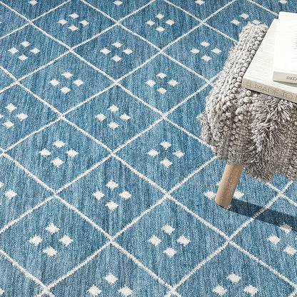 Dash & Albert Kota Indigo Machine Washable Rug, 8.5 X 11.5 Feet, Blue Geometric Pattern