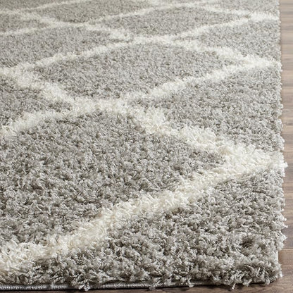 SAFAVIEH Dallas Shag Collection Runner Rug - 2'3" x 16', Grey & Ivory, Trellis Design, Non-Shedding & Easy Care, 1.5-inch Thick Ideal for High Traffic Areas in Living Room, Bedroom (SGD257G)