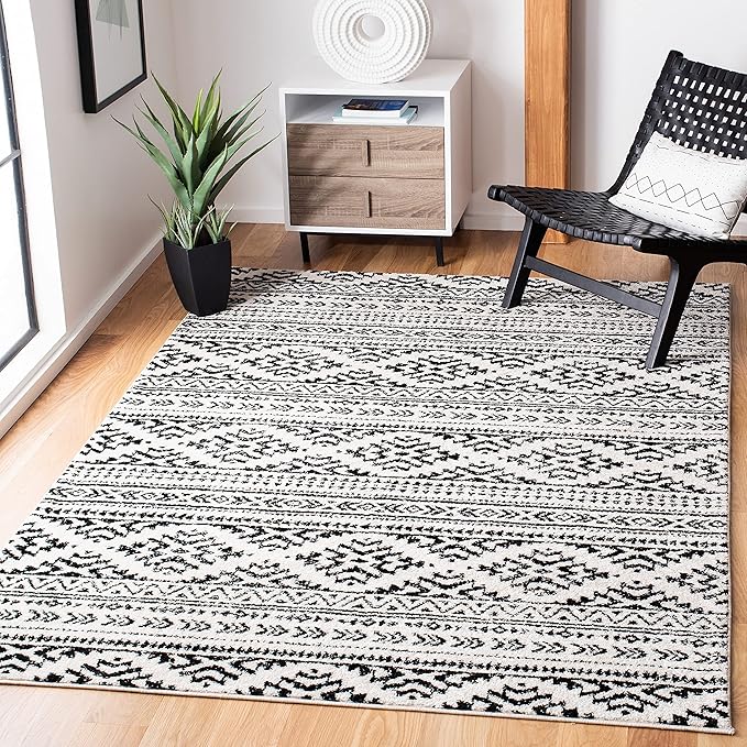 SAFAVIEH Tulum Collection Area Rug - 5'3" x 7'6", Ivory & Black, Moroccan Boho Tribal Design, Non-Shedding & Easy to Clean, Ideal for Living Room, Bedroom, Dining Space (TUL272B)