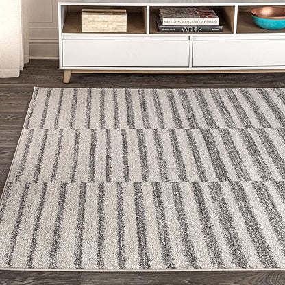 JONATHAN Y Lyla Offset Stripe Gray/Cream Indoor Area Rug, 5x8, Contemporary, Modern, Easy-Cleaning for Living Room, Bedroom, Kitchen, Pet Friendly, Non-Shedding (MOH204A-5)