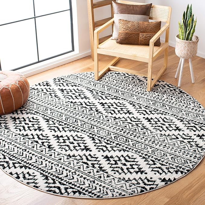 SAFAVIEH Tulum Collection Area Rug - 4' Round, Ivory & Black, Moroccan Boho Tribal Design, Non-Shedding & Easy to Clean, Ideal for Living Room, Bedroom, Dining Space (TUL272B)