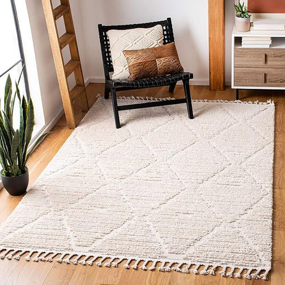 SAFAVIEH Marrakesh Collection Area Rug - 3' Square, Beige, Moroccan Boho Tribal Tassel Design, Non-Shedding & Easy Care, Ideal for High Traffic Areas in Living Room, Bedroom (MRK517C)