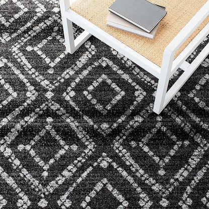 SAFAVIEH Adirondack Collection Area Rug - 5'1" x 7'6", Black & Ivory, Modern Diamond Distressed Design, Non-Shedding & Easy Care, Ideal for High Traffic Areas in Living Room, Bedroom (ADR131A)