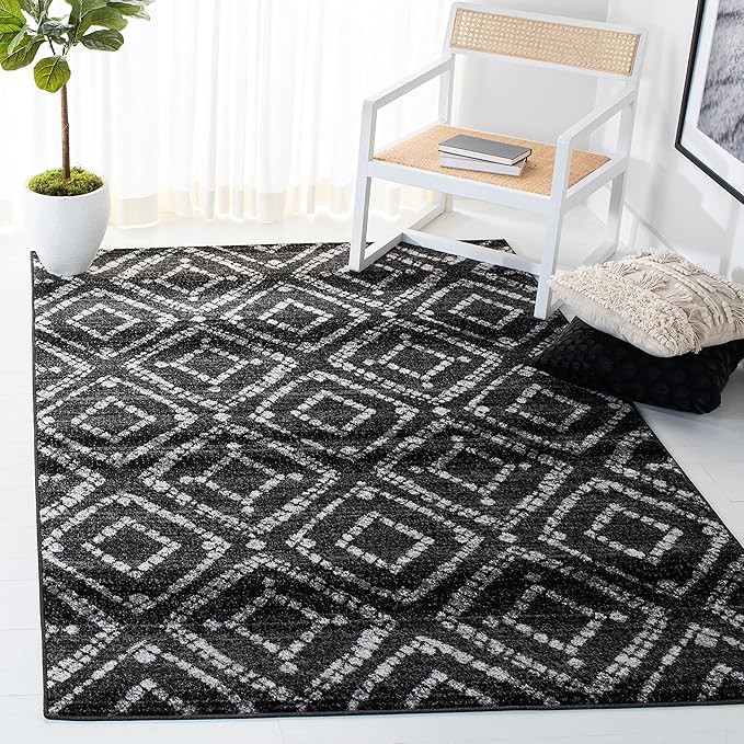 SAFAVIEH Adirondack Collection Area Rug - 5'1" x 7'6", Black & Ivory, Modern Diamond Distressed Design, Non-Shedding & Easy Care, Ideal for High Traffic Areas in Living Room, Bedroom (ADR131A)