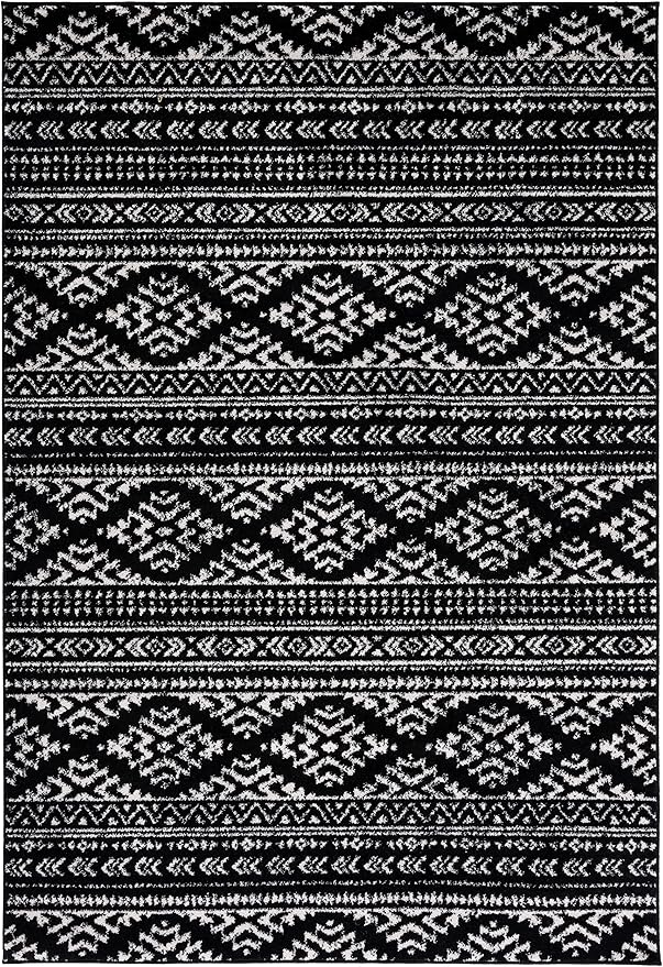 SAFAVIEH Tulum Collection Area Rug - 5'3" x 7'6", Black & Ivory, Moroccan Boho Tribal Design, Non-Shedding & Easy to Clean, Ideal for Living Room, Bedroom, Dining Space (TUL272Z)