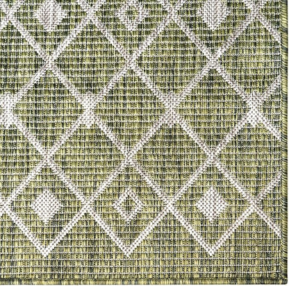 Unique Loom Outdoor Trellis Collection Area Rug - Tribal Trellis (7' 10" Square, Green/ Natural)