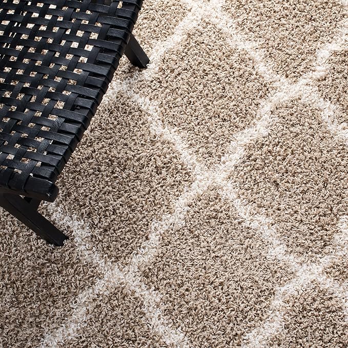 SAFAVIEH Dallas Shag Collection Runner Rug - 2'3" x 20', Beige & Ivory, Trellis Design, Non-Shedding & Easy Care, 1.5-inch Thick Ideal for High Traffic Areas in Living Room, Bedroom (SGD257D)