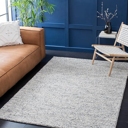 SAFAVIEH Area Rug 6x9 - Natura Collection - Light Grey & Ivory, Handmade Wool Blend, Textured Design, Ideal for Living Room, Bedroom, Dining Space (NAT620G)