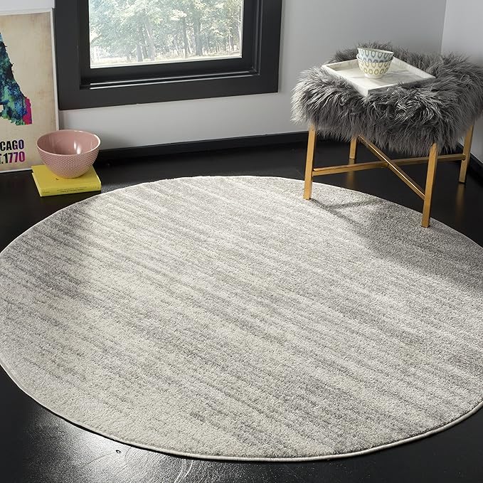 SAFAVIEH Adirondack Collection Area Rug - 5' Round, Light Grey & Grey, Modern Ombre Design, Non Shedding & Easy to Clean, Ideal for Living Room, Bedroom, Office, Dining Space (ADR113C)
