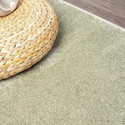 JONATHAN Y Haze Solid Low-Pile Green 5x8 Oval Indoor Area Rug, Coastal,Bohemian,Minimalist,Classic, Easy-Cleaning for Living Room,Bedroom,Kitchen,Pet Friendly,Non-Shedding (SEU100O-5OV)