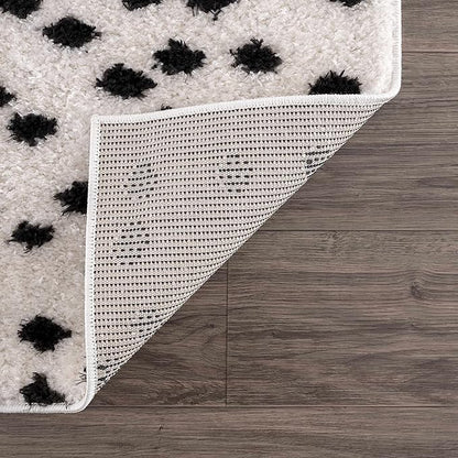 Hauteloom Cansu Living Room, Bedroom Area Rug - Plush Pile - Black - 6'7" x 9'