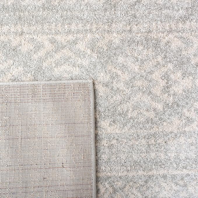 SAFAVIEH Tulum Collection Area Rug - 5'3" x 7'6", Light Grey & Ivory, Moroccan Boho Tribal Design, Non-Shedding & Easy to Clean, Ideal for Living Room, Bedroom, Dining Space (TUL272F)
