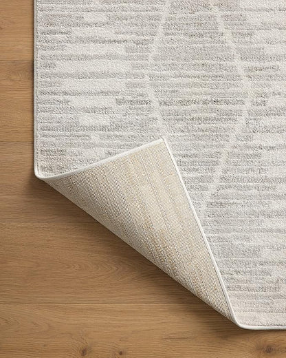 Loloi Kamala Collection KAM-02 Ivory/Silver 5'-3" x 7'-9" Area Rug