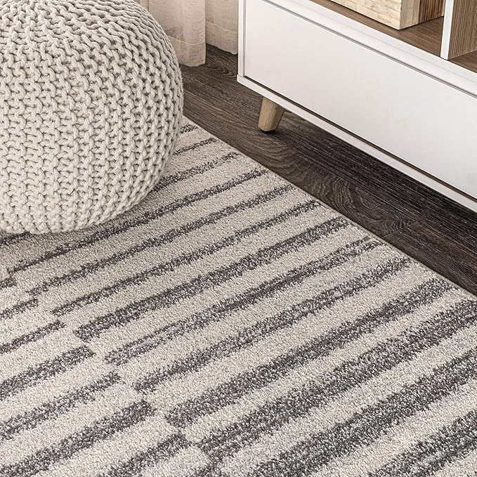JONATHAN Y Lyla Offset Stripe Gray/Cream Indoor Area Rug, 3x5, Contemporary, Modern, Easy-Cleaning for Living Room, Bedroom, Kitchen, Pet Friendly, Non-Shedding (MOH204A-3)