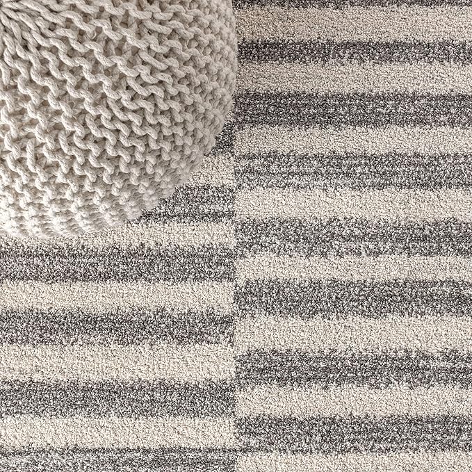 JONATHAN Y Lyla Offset Stripe Gray/Cream Indoor Area Rug, 4x6, Contemporary, Modern, Easy-Cleaning for Living Room, Bedroom, Kitchen, Pet Friendly, Non-Shedding (MOH204A-4)