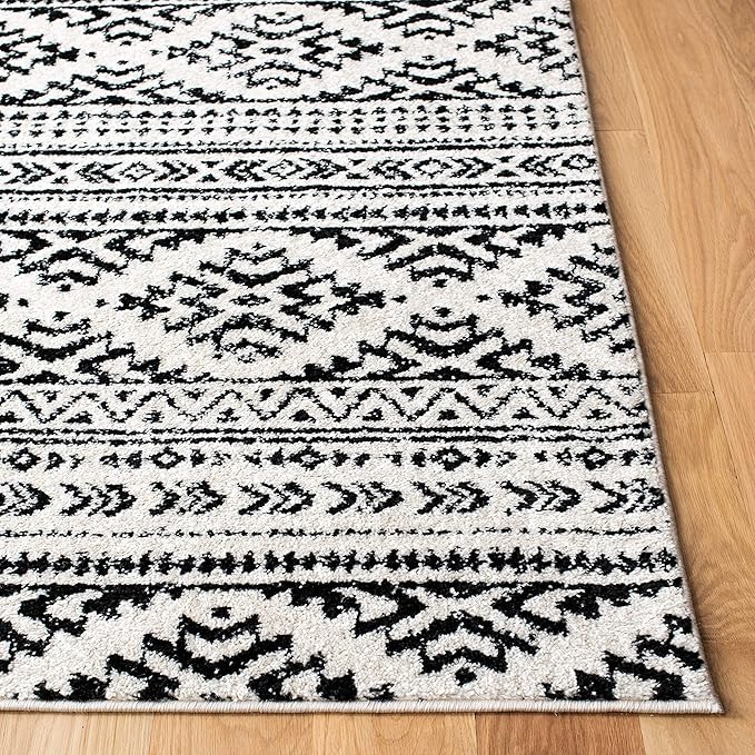 SAFAVIEH Area Rug 8x10 - Tulum Collection - Large - Ivory & Black, Moroccan Boho Tribal Design, Non-Shedding & Easy to Clean, Ideal for Living Room, Bedroom, Dining Space (TUL272B)