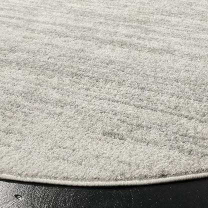 SAFAVIEH Adirondack Collection Area Rug - 5' Round, Light Grey & Grey, Modern Ombre Design, Non Shedding & Easy to Clean, Ideal for Living Room, Bedroom, Office, Dining Space (ADR113C)