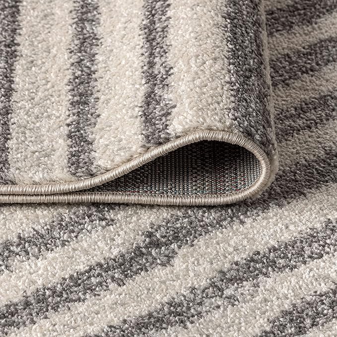 JONATHAN Y Lyla Offset Stripe Gray/Cream Indoor Area Rug, 5x8, Contemporary, Modern, Easy-Cleaning for Living Room, Bedroom, Kitchen, Pet Friendly, Non-Shedding (MOH204A-5)