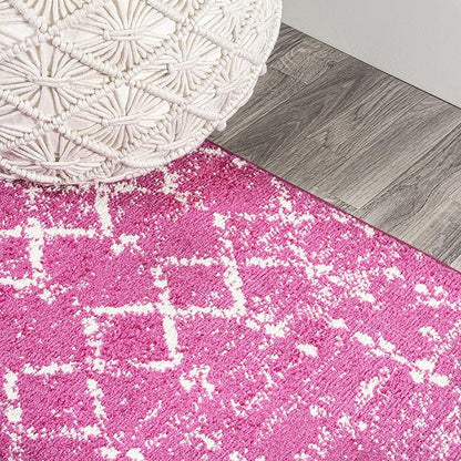 JONATHAN Y Boho Vintage Diamond Fuchsia/Ivory Indoor Area Rug 4X6 ft, Moroccan Hype for Living Room, Bedroom, Kitchen, Office, Easy-Cleaning, High Traffic, Pet-Friendly, Non-Shedding (MOH101G-4)